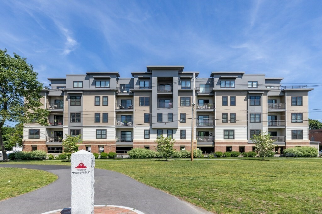 Property Photo: 3 Bennett St 204 MA 01880