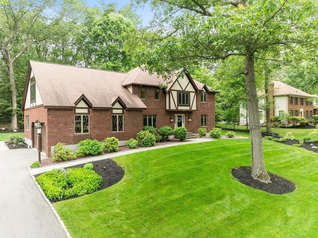 Property Photo: 15 Saxon Ln MA 01545