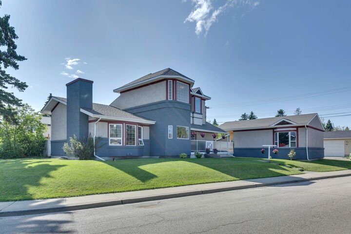 Property Photo: 71 Sackville Drive SW AB T2W 0W4