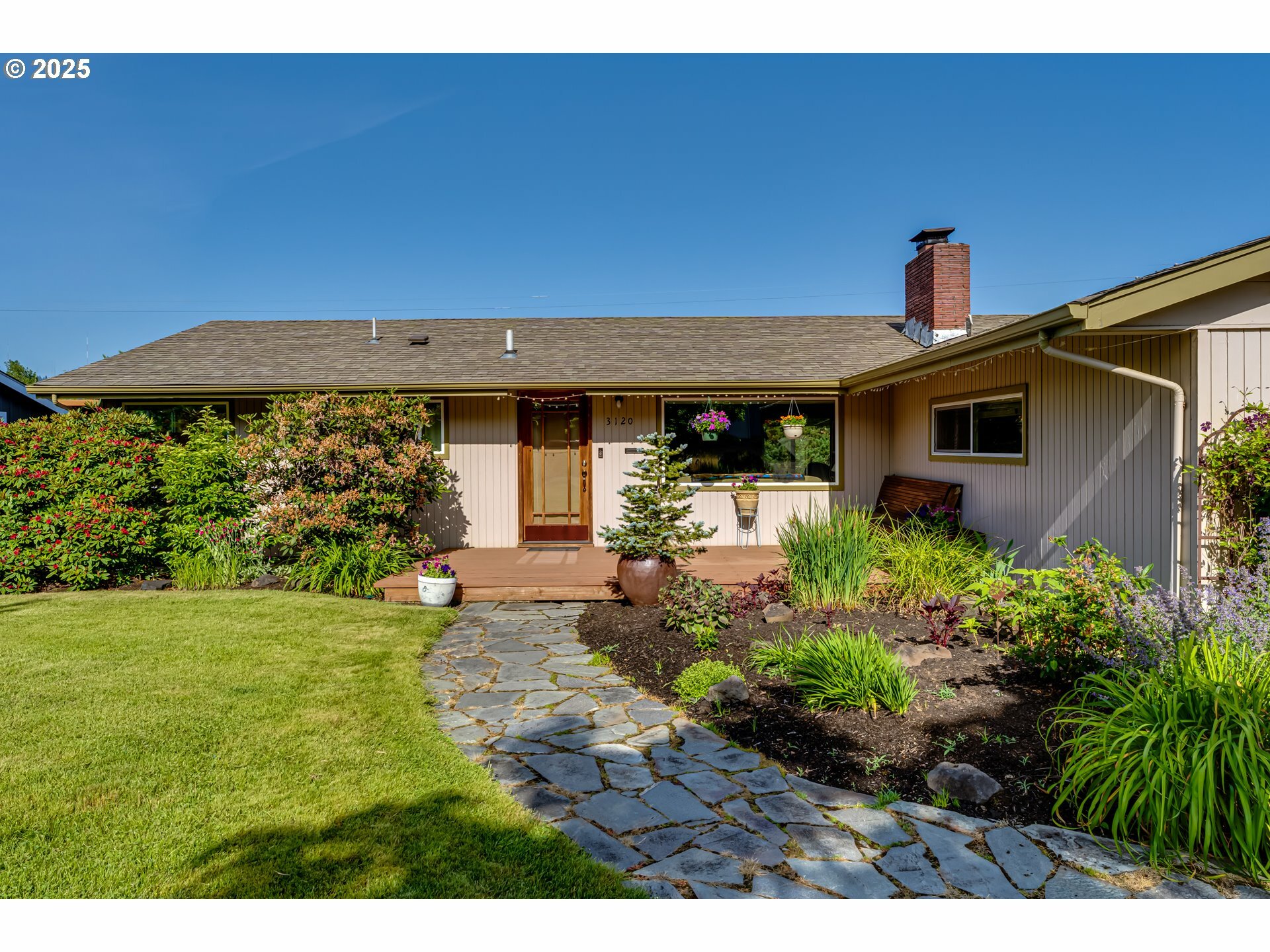 3120 Onyx St  Eugene OR 97405 photo