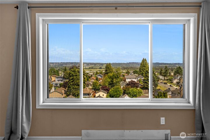 Property Photo:  3425  Colby Avenue 601  WA 98201 