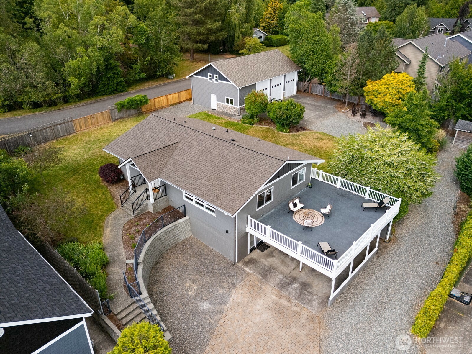 Property Photo: 1424 E 36th Lane WA 98226