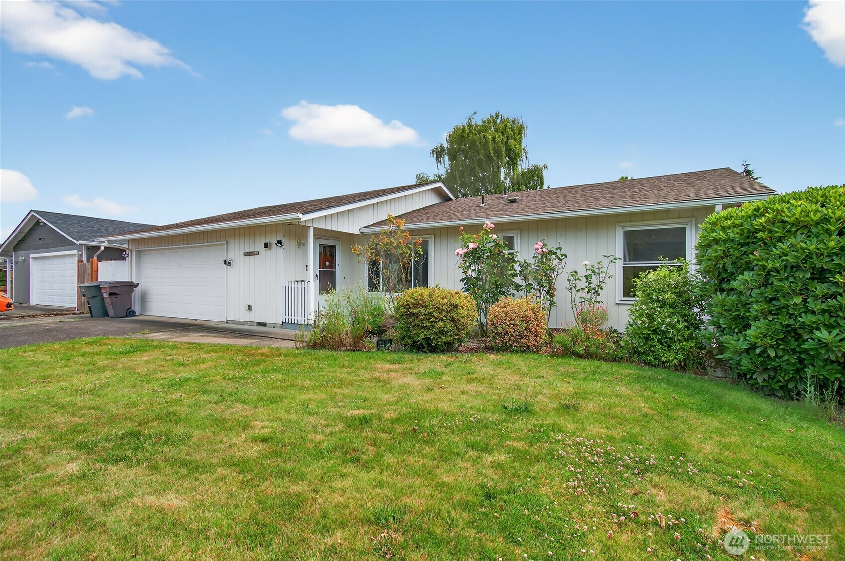 Property Photo: 1538 Orchid Court WA 98632