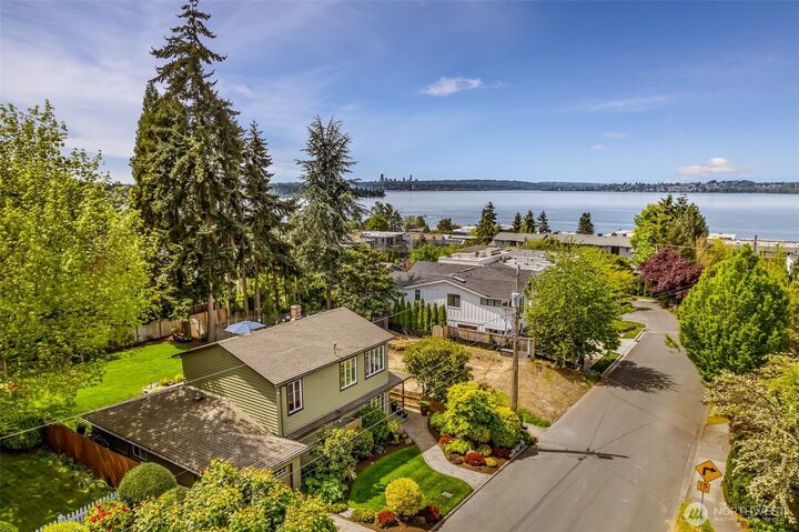 Property Photo:  10218 NE 65th Street  WA 98033