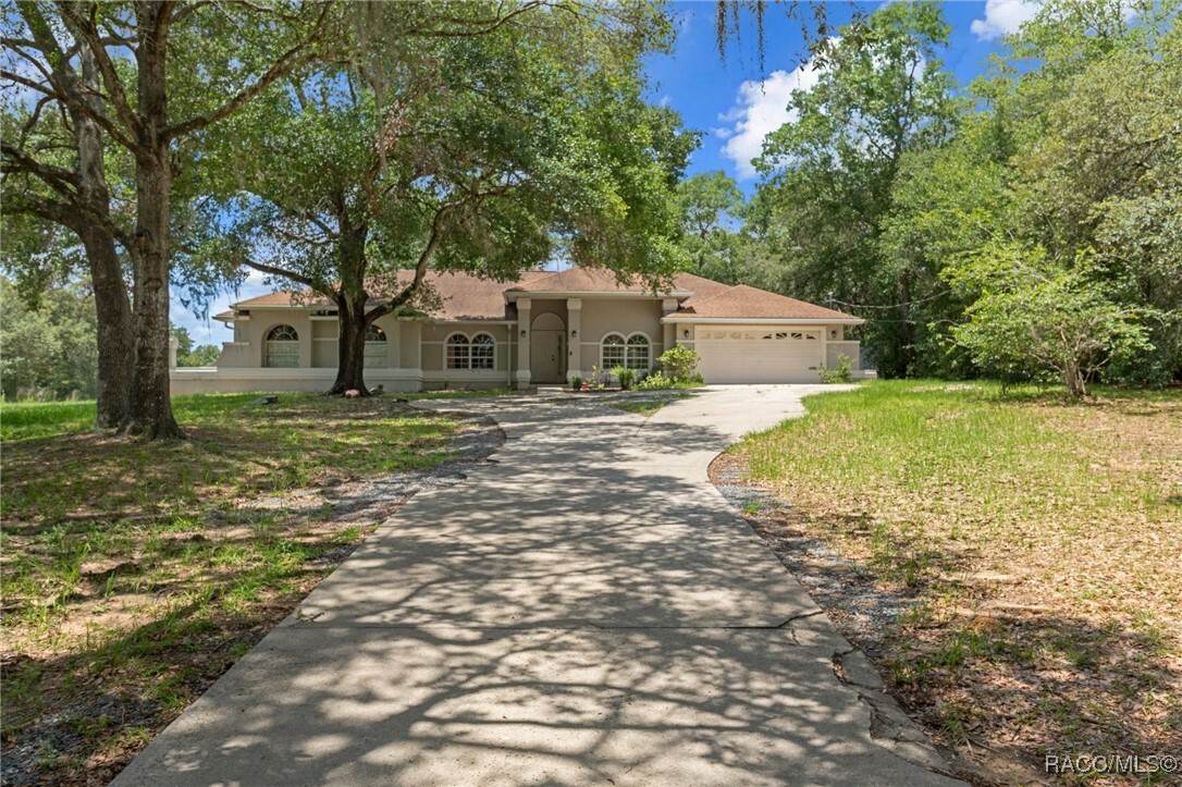Property Photo: 3042 N Eisenhower Avenue FL 34442