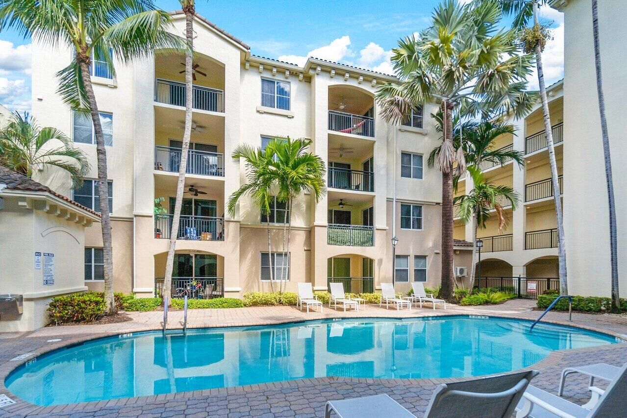 Property Photo:  4 201 Renaissance Way 201  FL 33426 