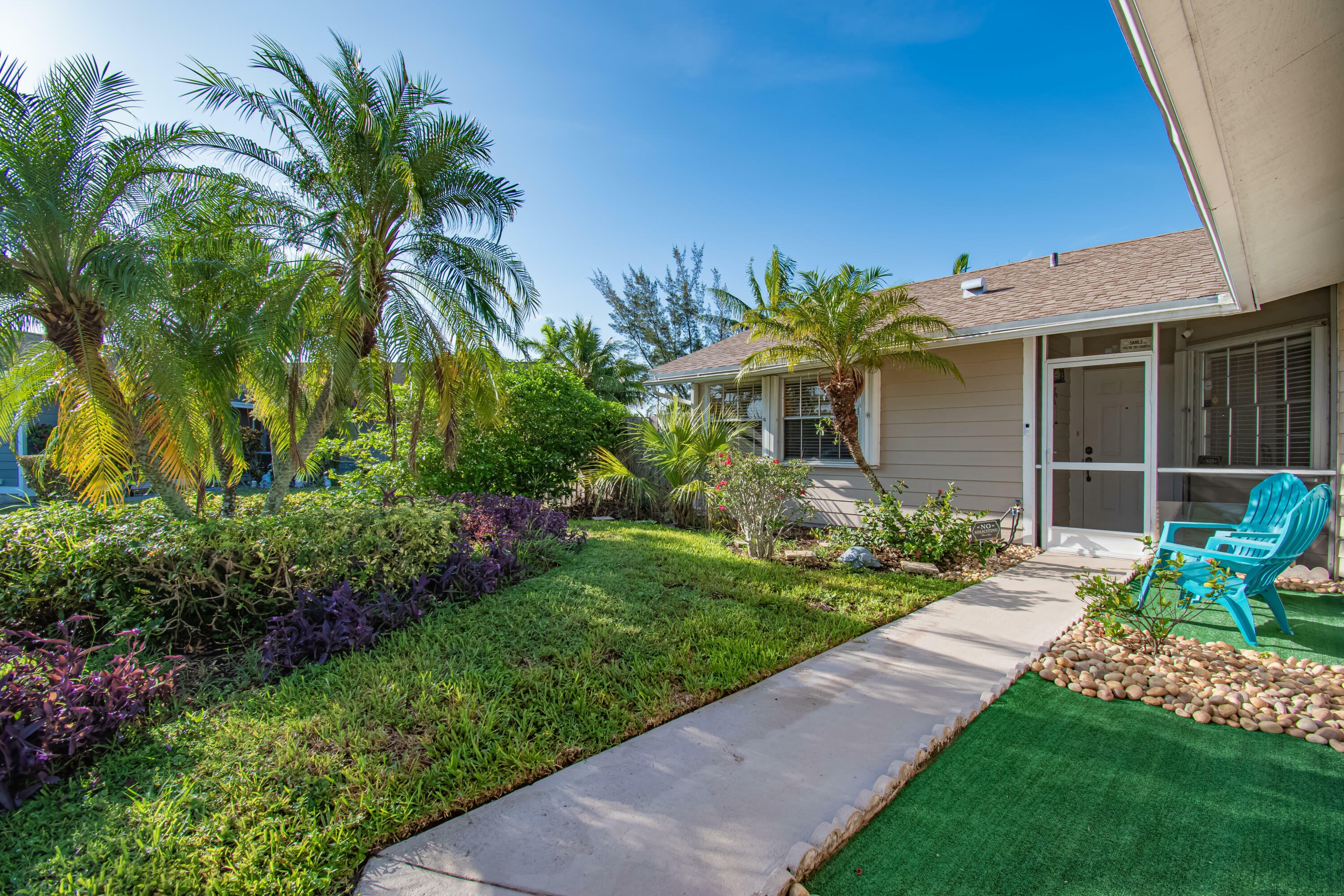 Property Photo: 5064 El Claro Circle FL 33415