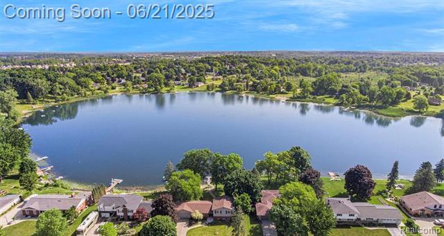 Property Photo:  527 Tanview Drive  MI 48371 