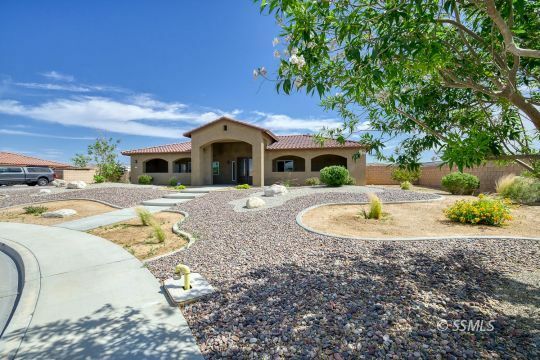 Property Photo: 133 W Rancho Del Cerro CA 93555