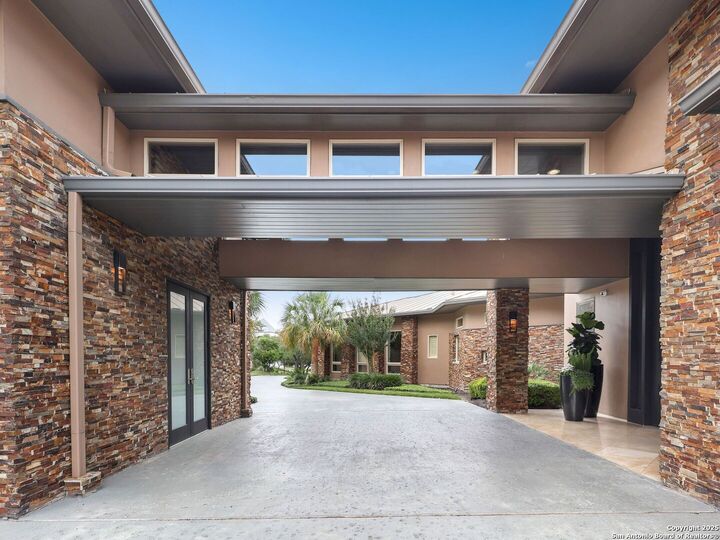 Property Photo:  11 Davenport Ln  TX 78257 