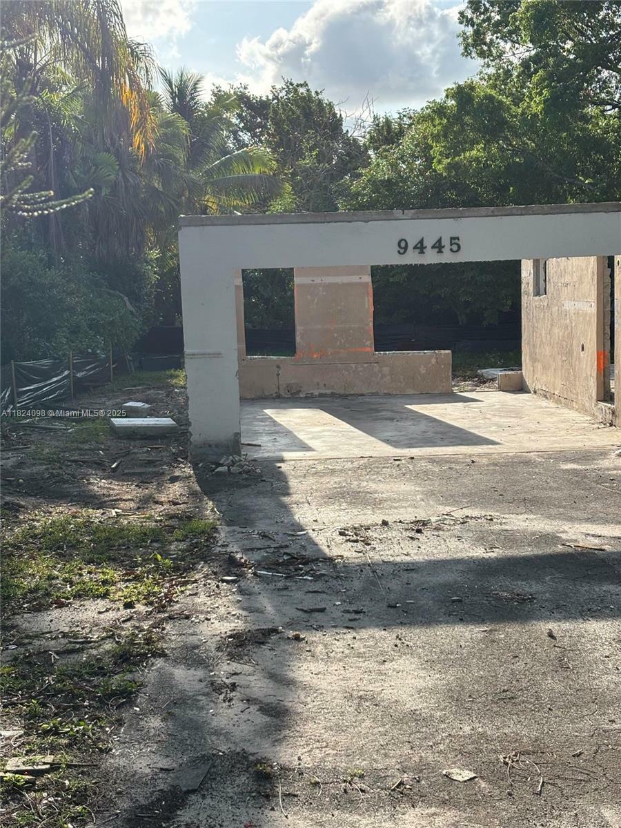 9445 SW 73rd Ave  Pinecrest FL 33156 photo