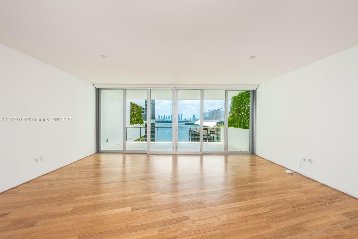 Property Photo: 1300 Monad Ter 9D FL 33139