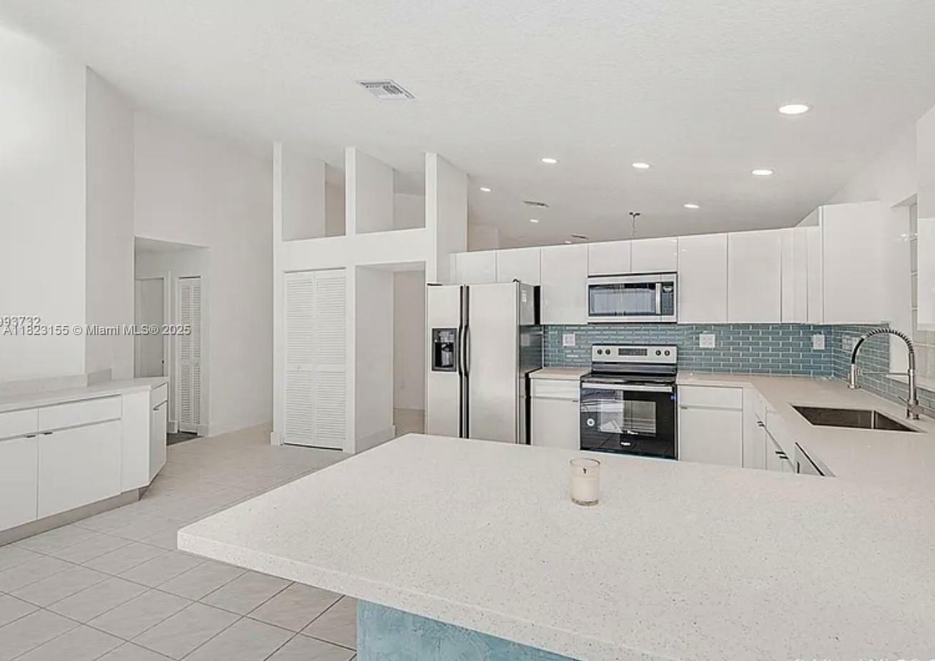 Property Photo: 9720 SW 154th Pl FL 33196