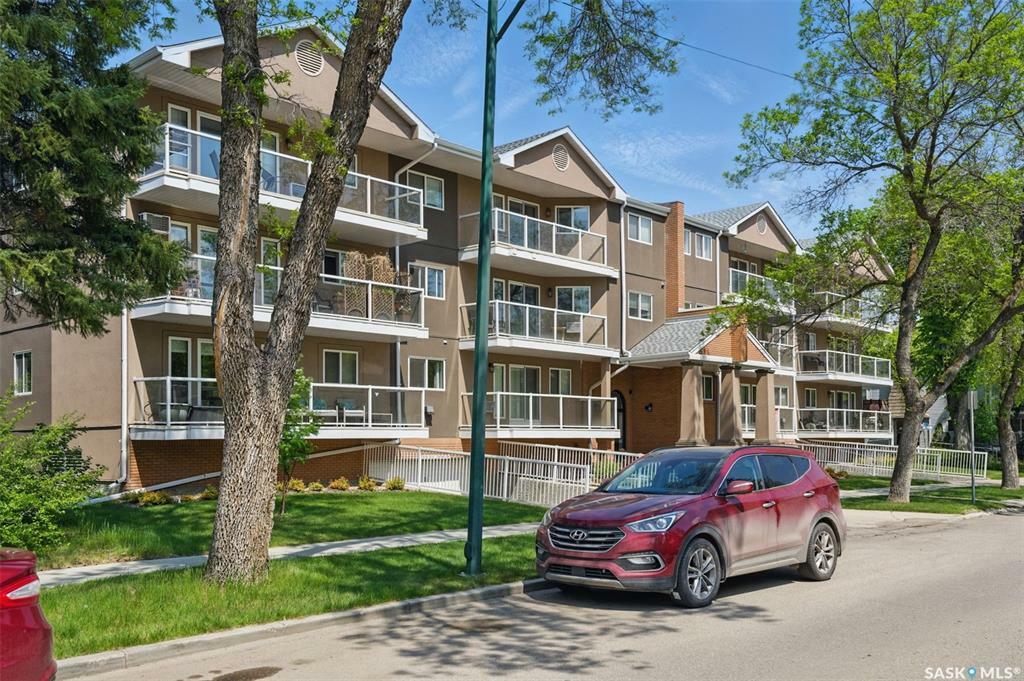 Property Photo: 921 Main Street 201 SK S7H 0K4