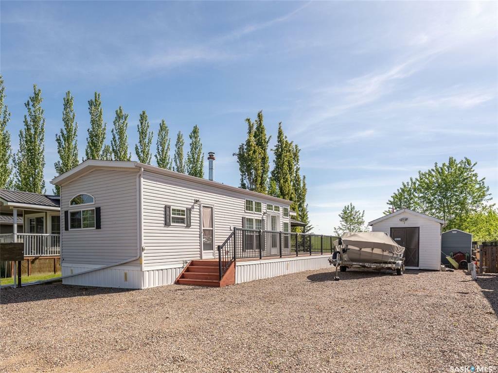 Property Photo: 1219 Oak Avenue SK S0M 1A0
