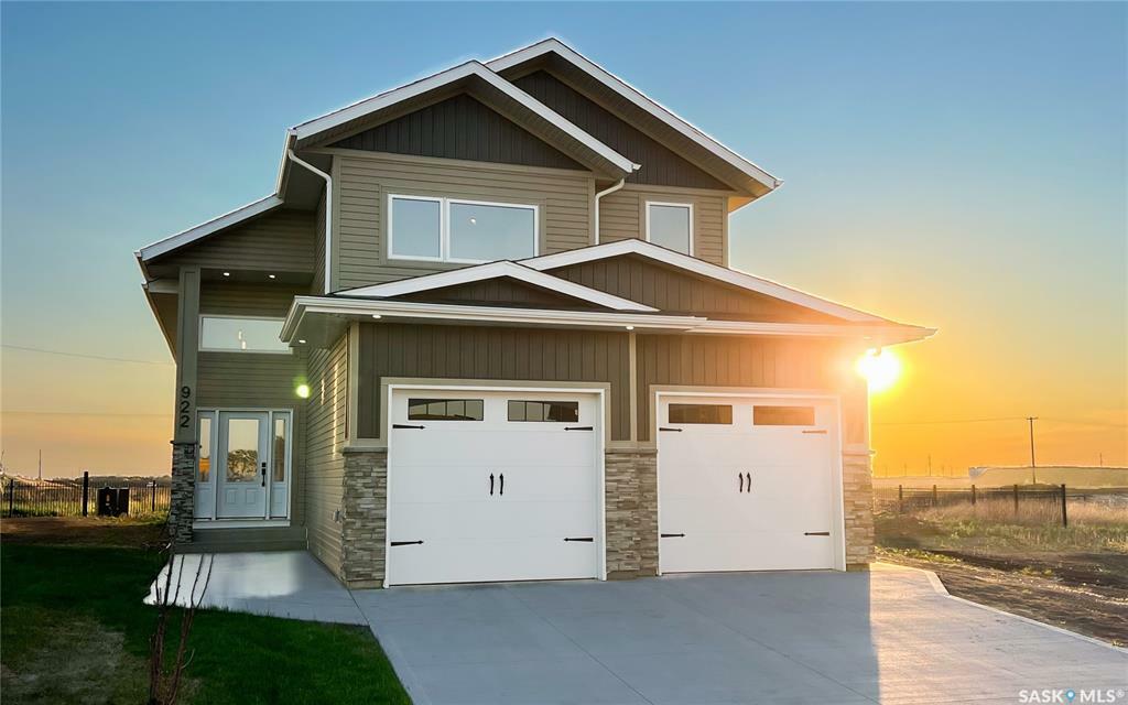 Property Photo: 922 Bentley Manor SK S7L 6P5