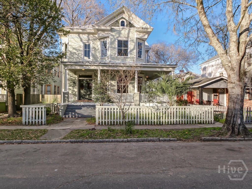 Property Photo:  208 W 35th Street  GA 31401 