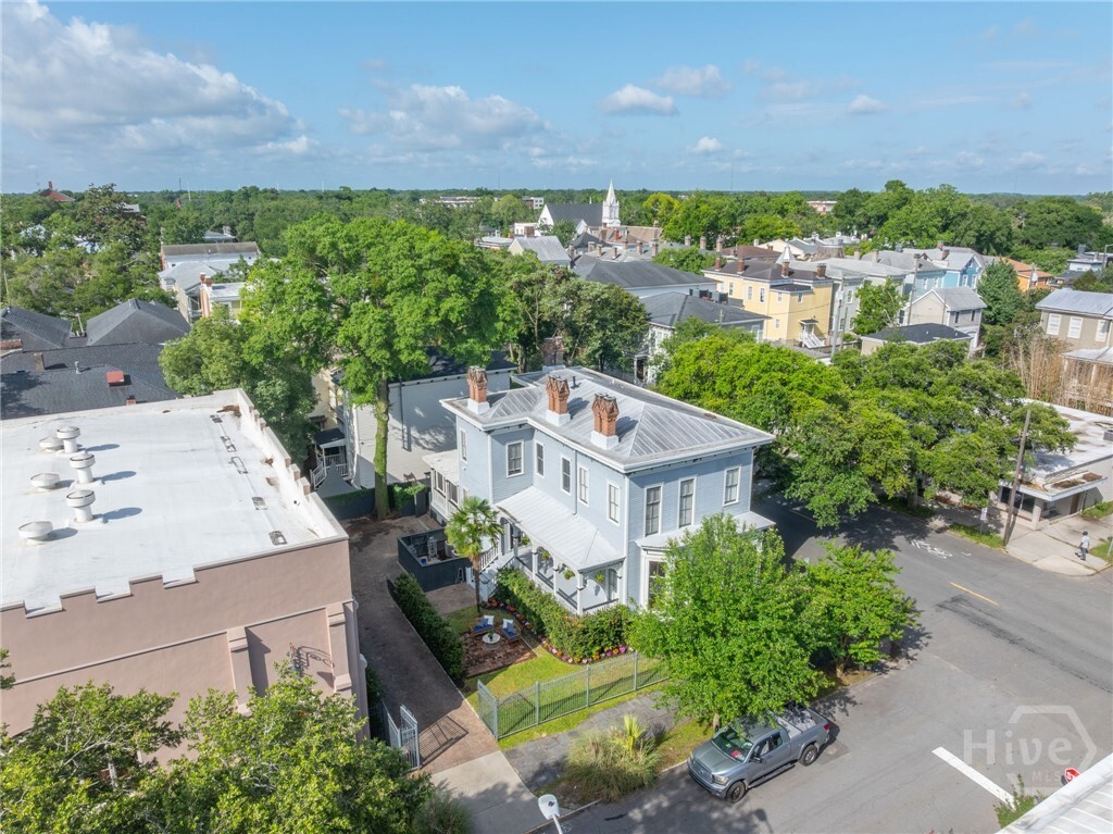 Property Photo: 121 W Bolton Street GA 31401