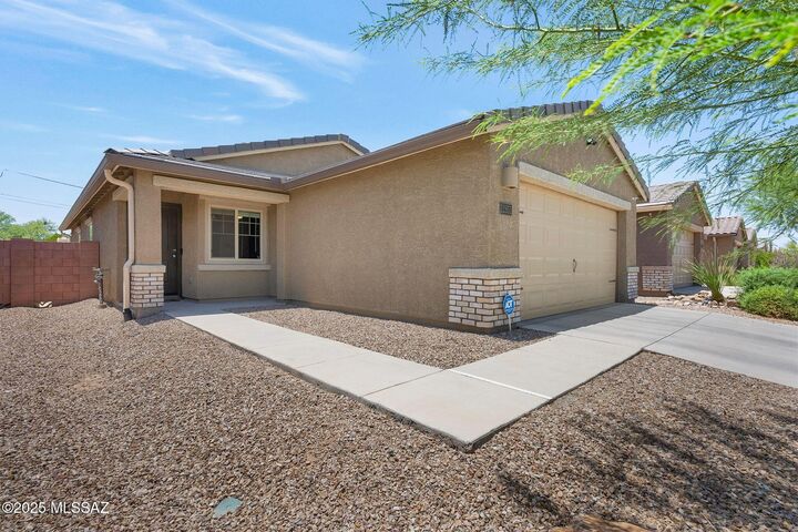 Property Photo:  12851 N Peony Drive  AZ 85653 