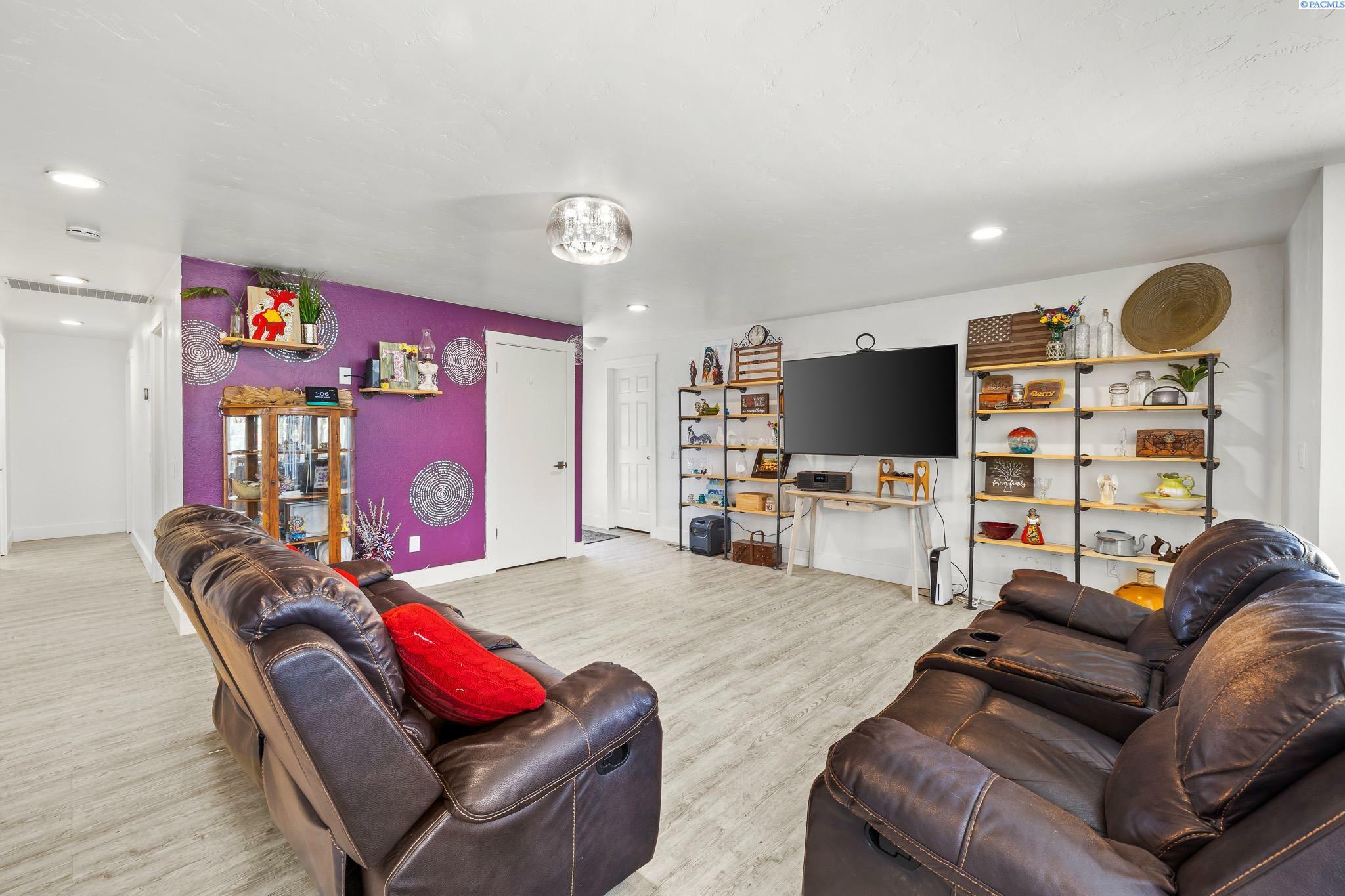 Property Photo: 3909 W Margaret St WA 99301