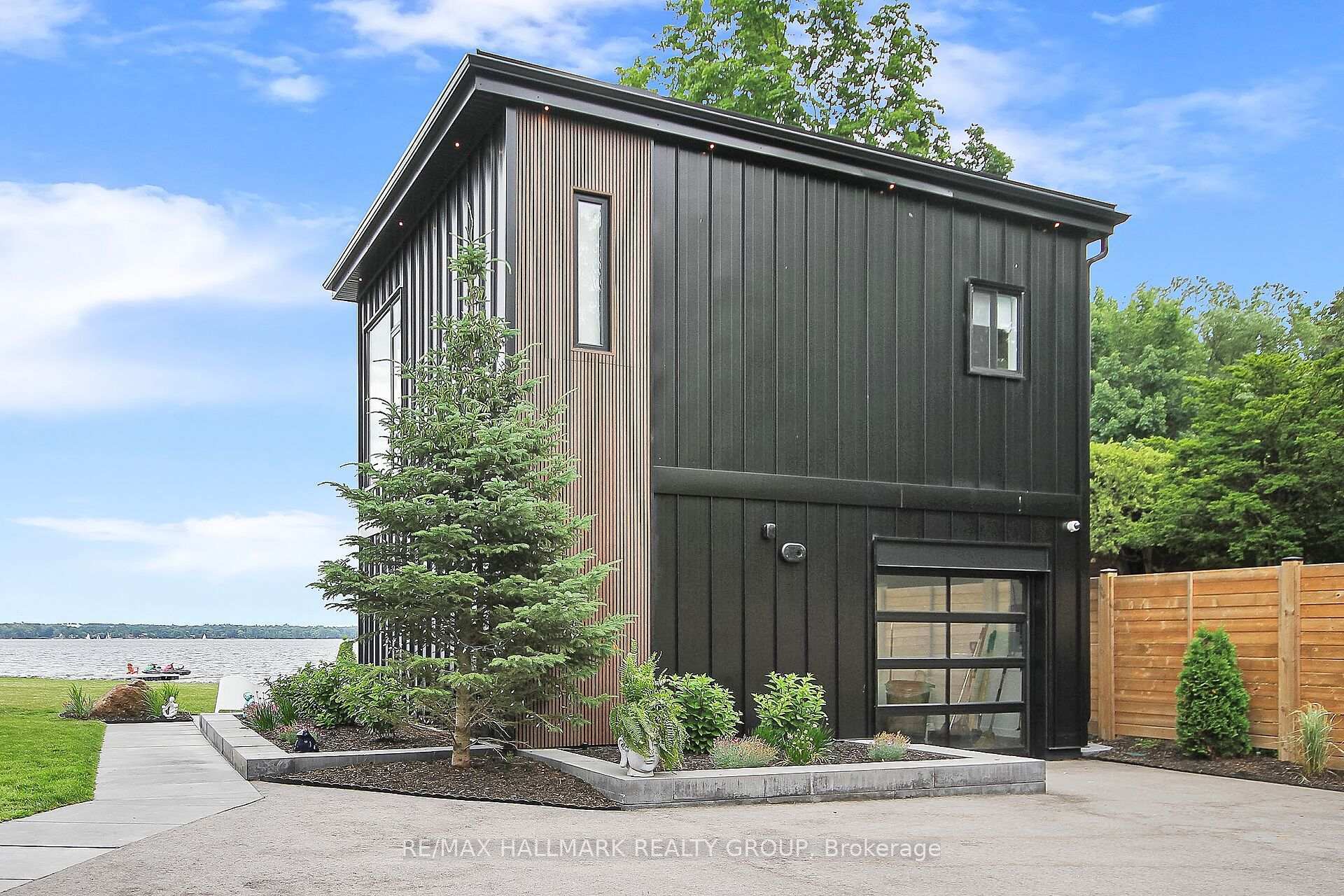 Property Photo: 227 Grandview Road ON K2H 8B9
