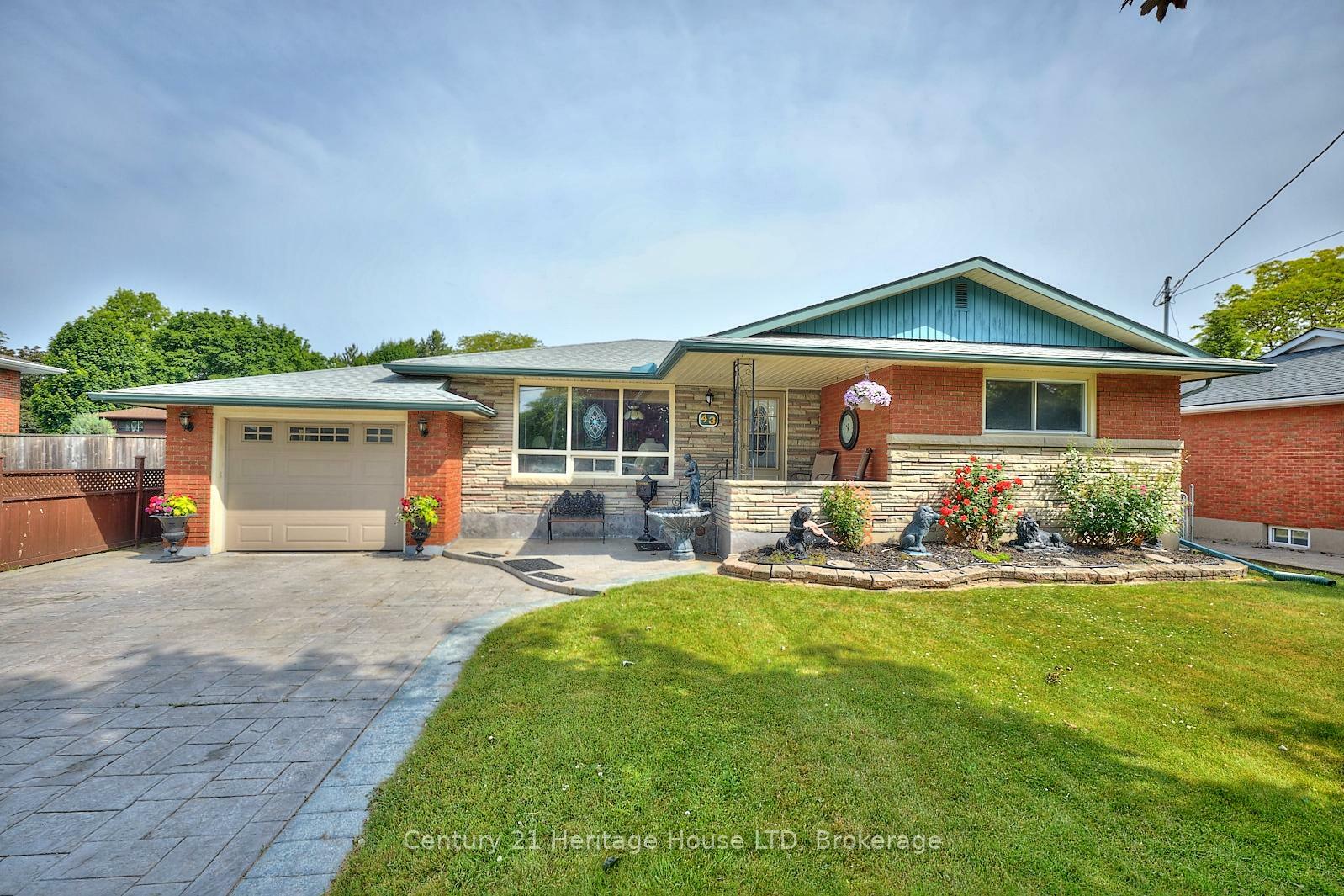 Property Photo: 43 Parnell Road ON L2N 2W5
