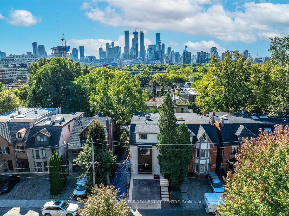 Property Photo: 37 Woodlawn Avenue W ON M4V 1G6