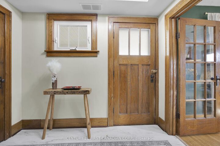 Property Photo:  196 Queen Street  ON N0L 2C0 