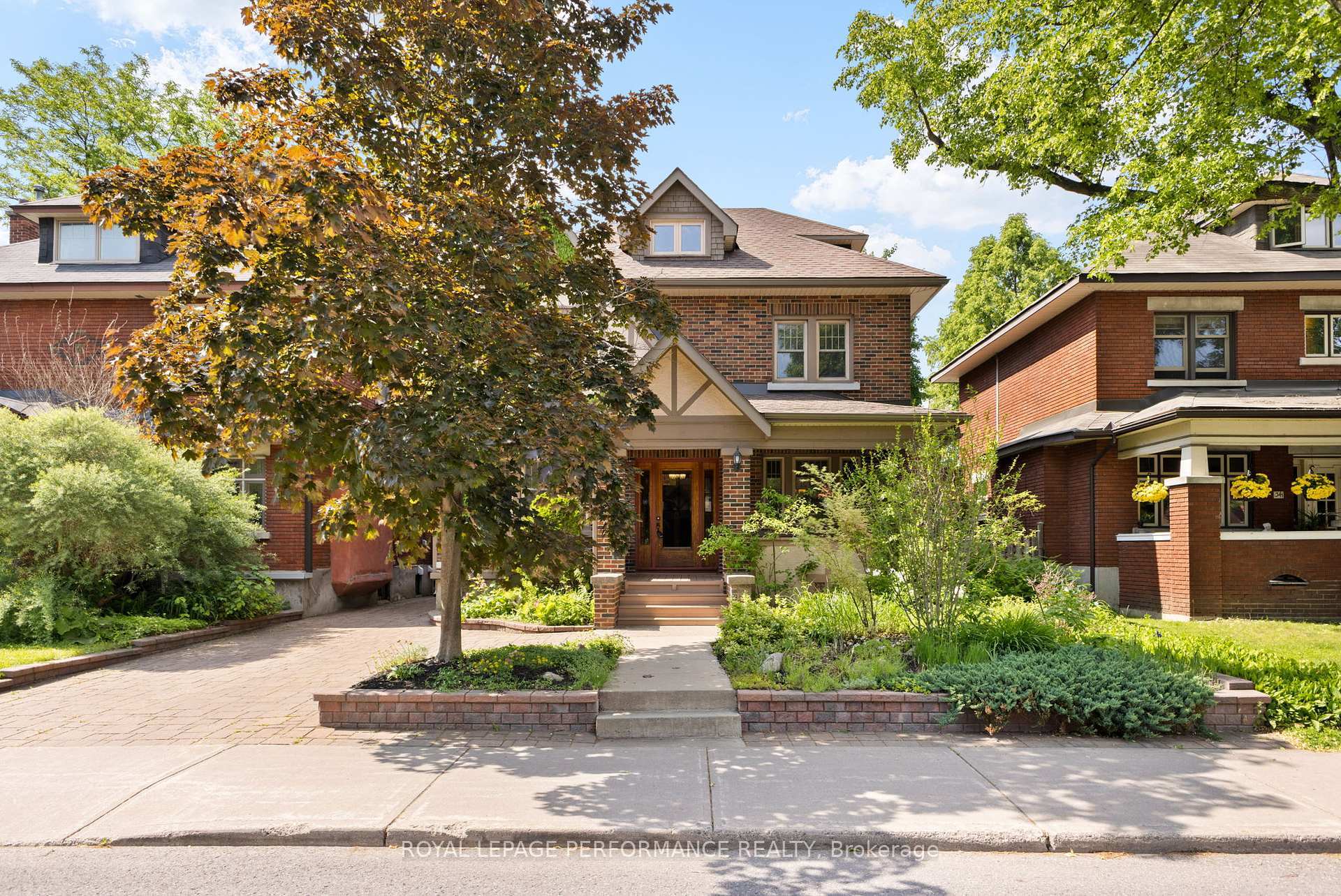 Property Photo: 345 Third Avenue ON K1S 2K4