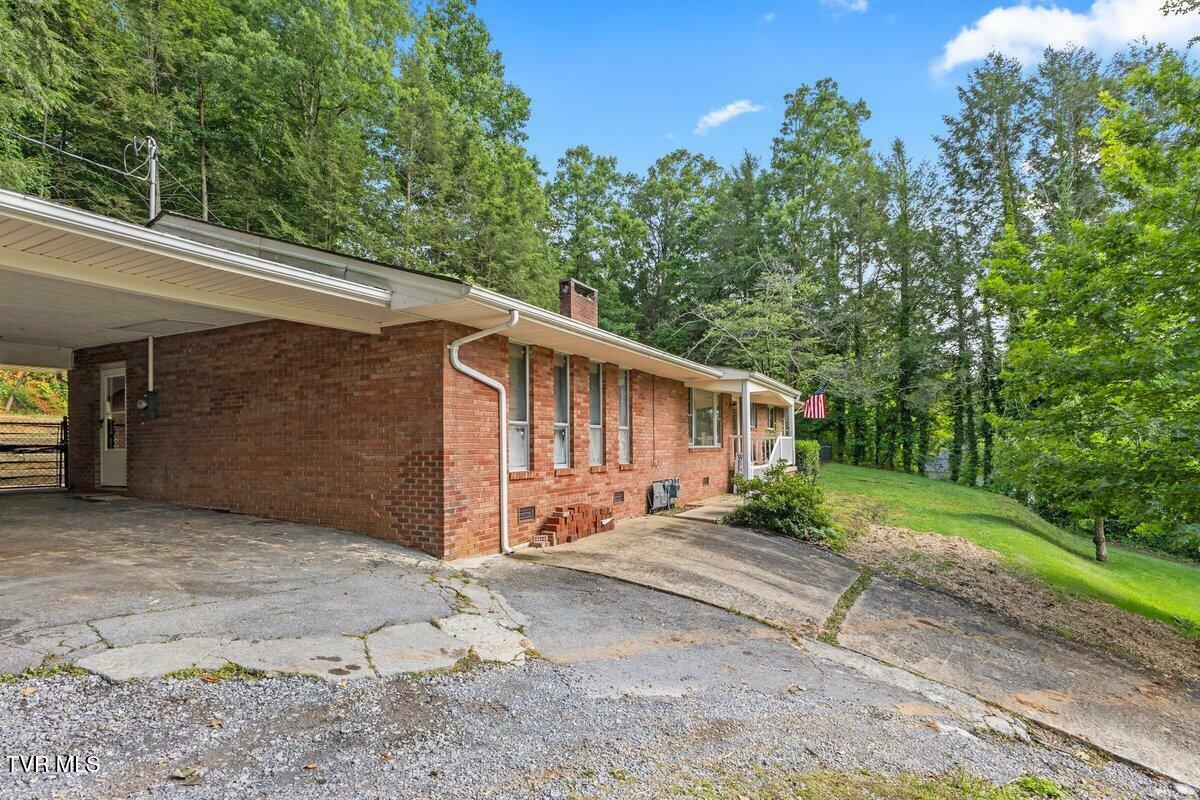 Property Photo: 720 Holly Ave TN 37650
