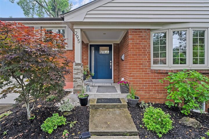 Property Photo: 295 Twin Hills Drive PA 15216