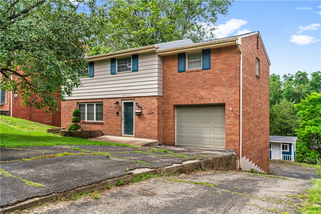 Property Photo: 765 Brafferton Dr PA 15228