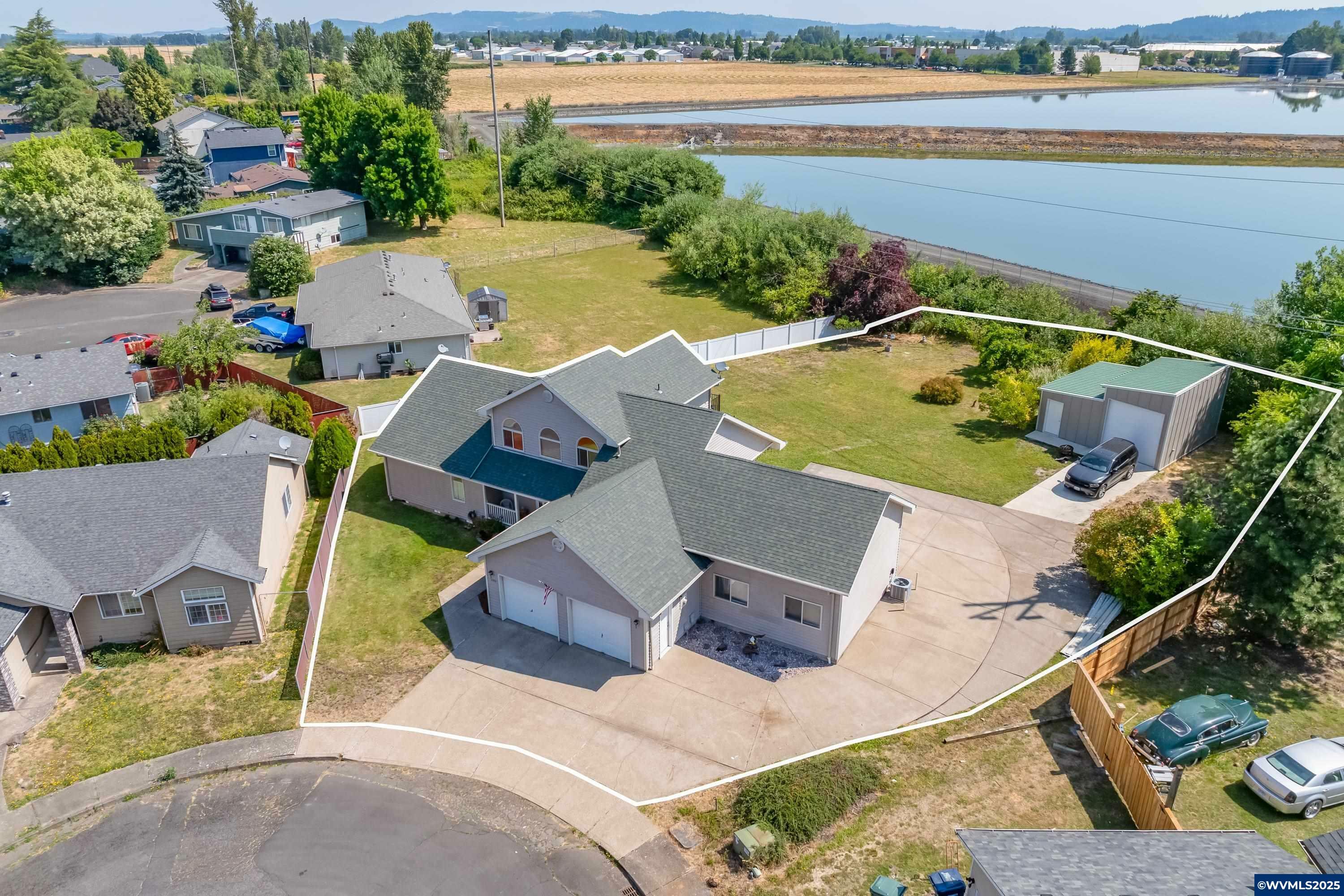 Property Photo: 1150 Scott Ct OR 97351