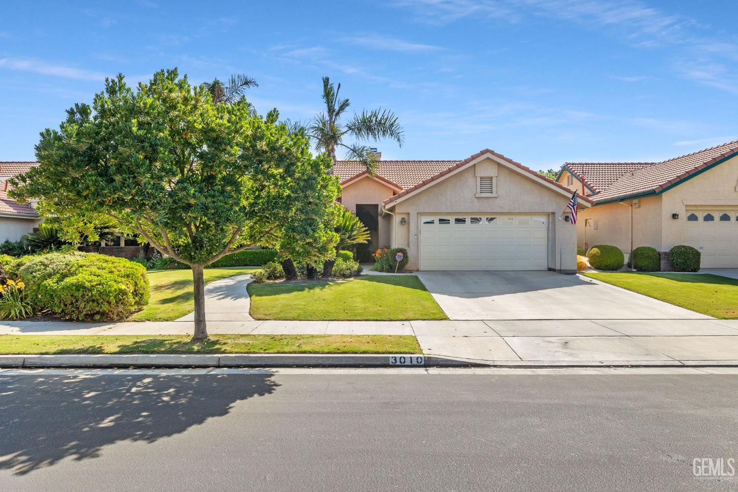 Property Photo: 3010 Tea Rose Street CA 93311