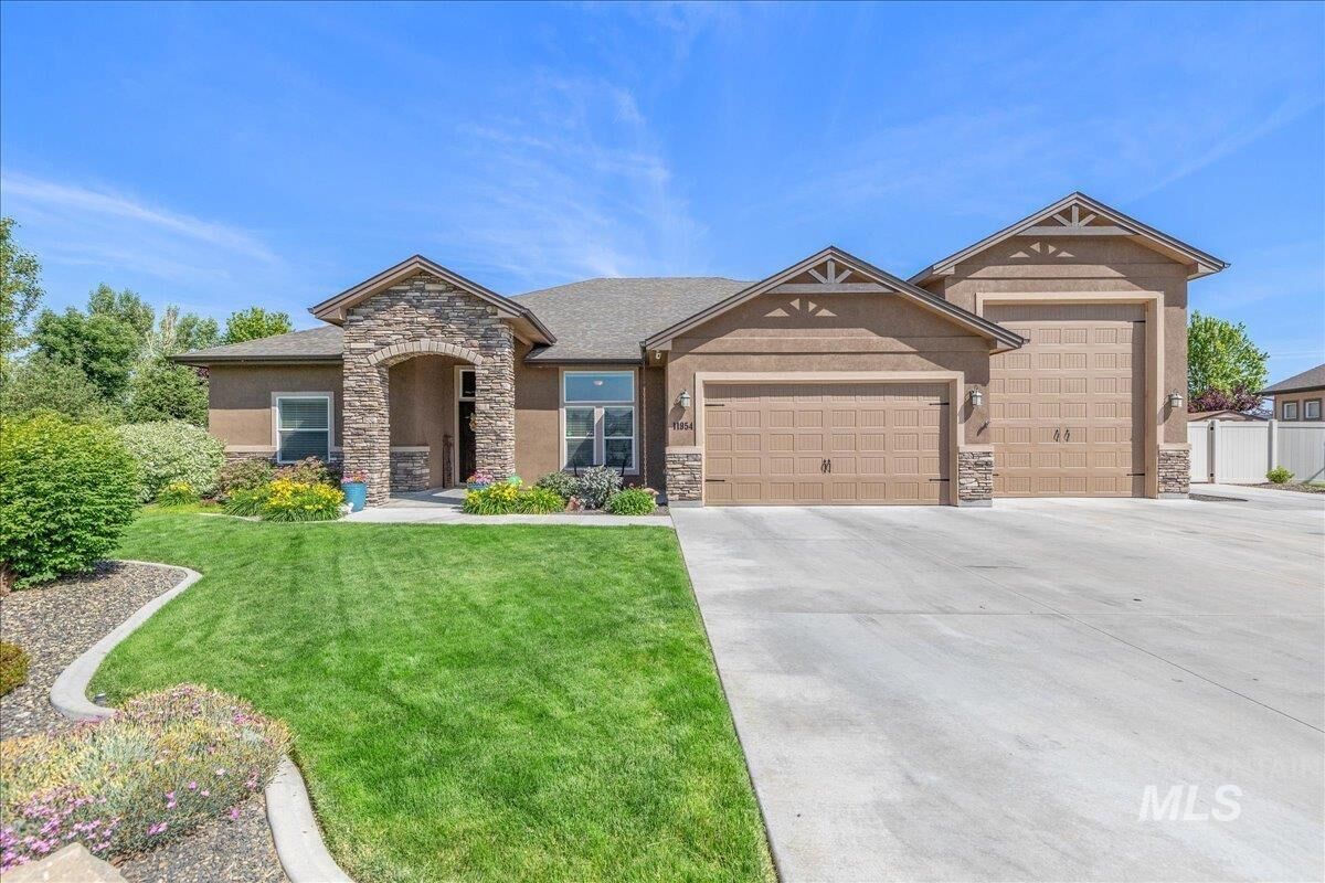 Property Photo:  11954 W Meadowfalls Dr  ID 83669 