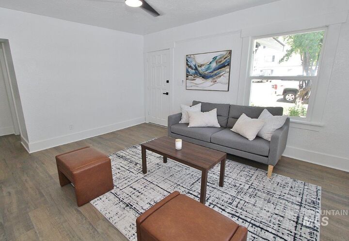 Property Photo:  1708 1st. St. S  ID 83651 