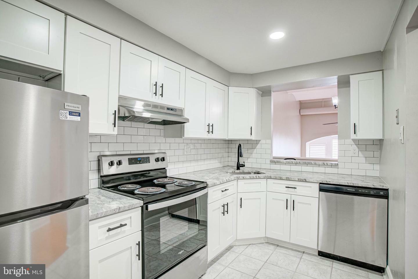 Property Photo: 825 N 29th Street 1B PA 19130