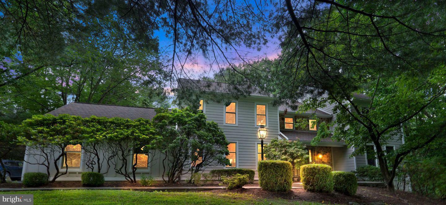 Property Photo:  1067 Heartsease Drive  PA 19382 