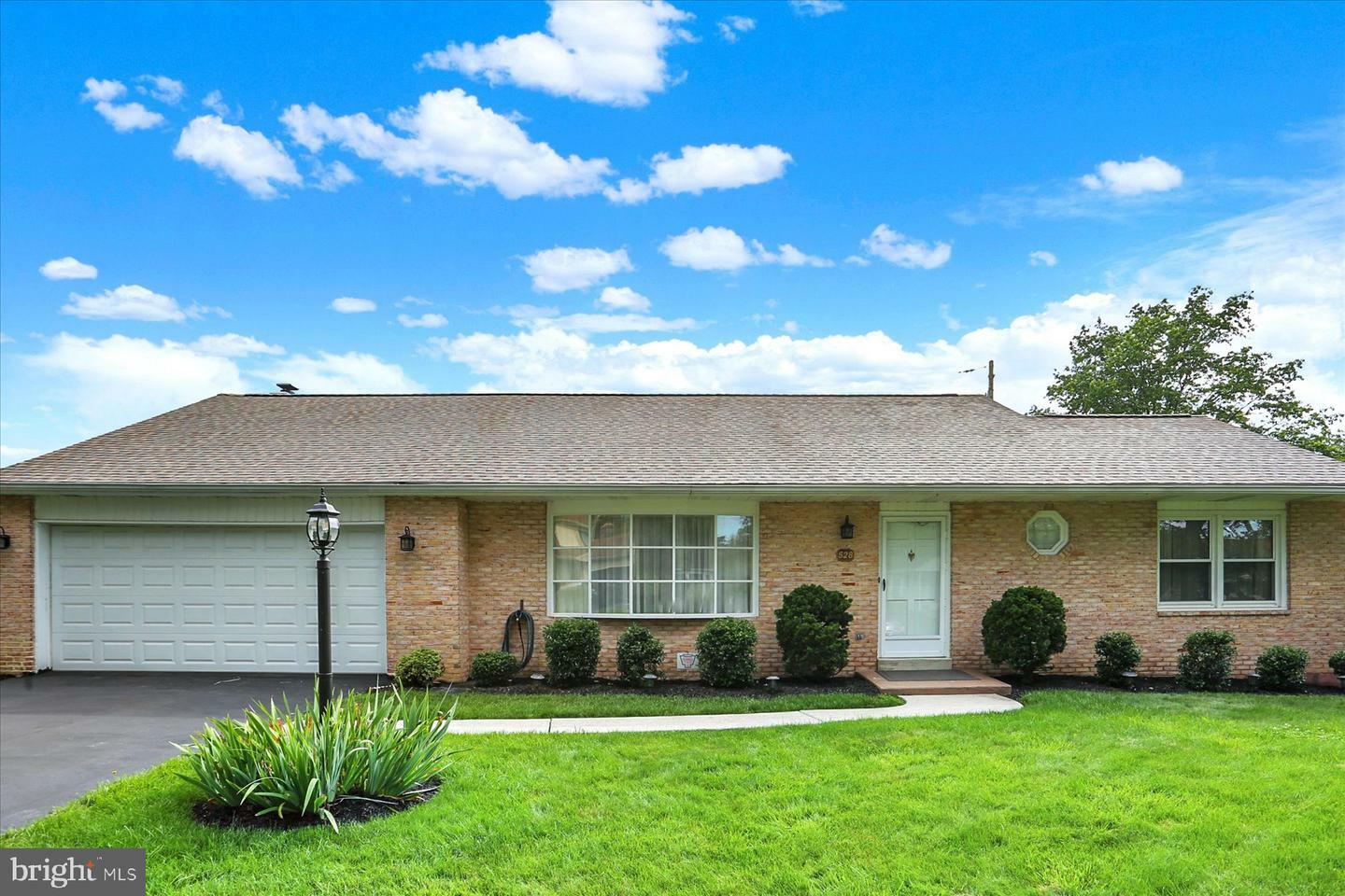 Property Photo: 528 Fairway Drive PA 17011