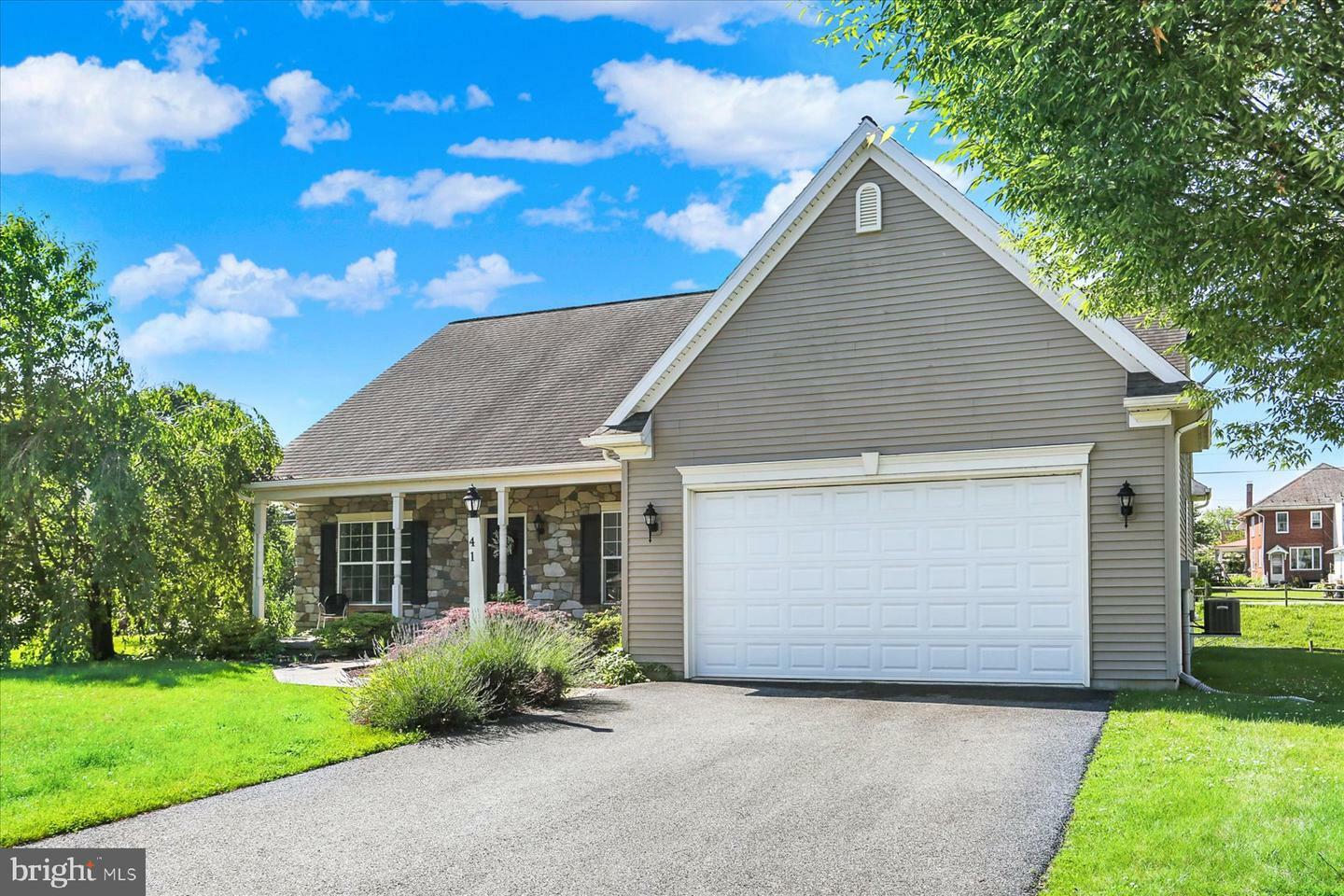 Property Photo: 41 Union Crest Drive PA 17003