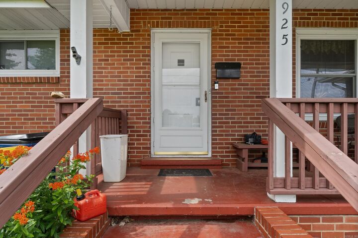 Property Photo: 925 E 6th Street AR 72653
