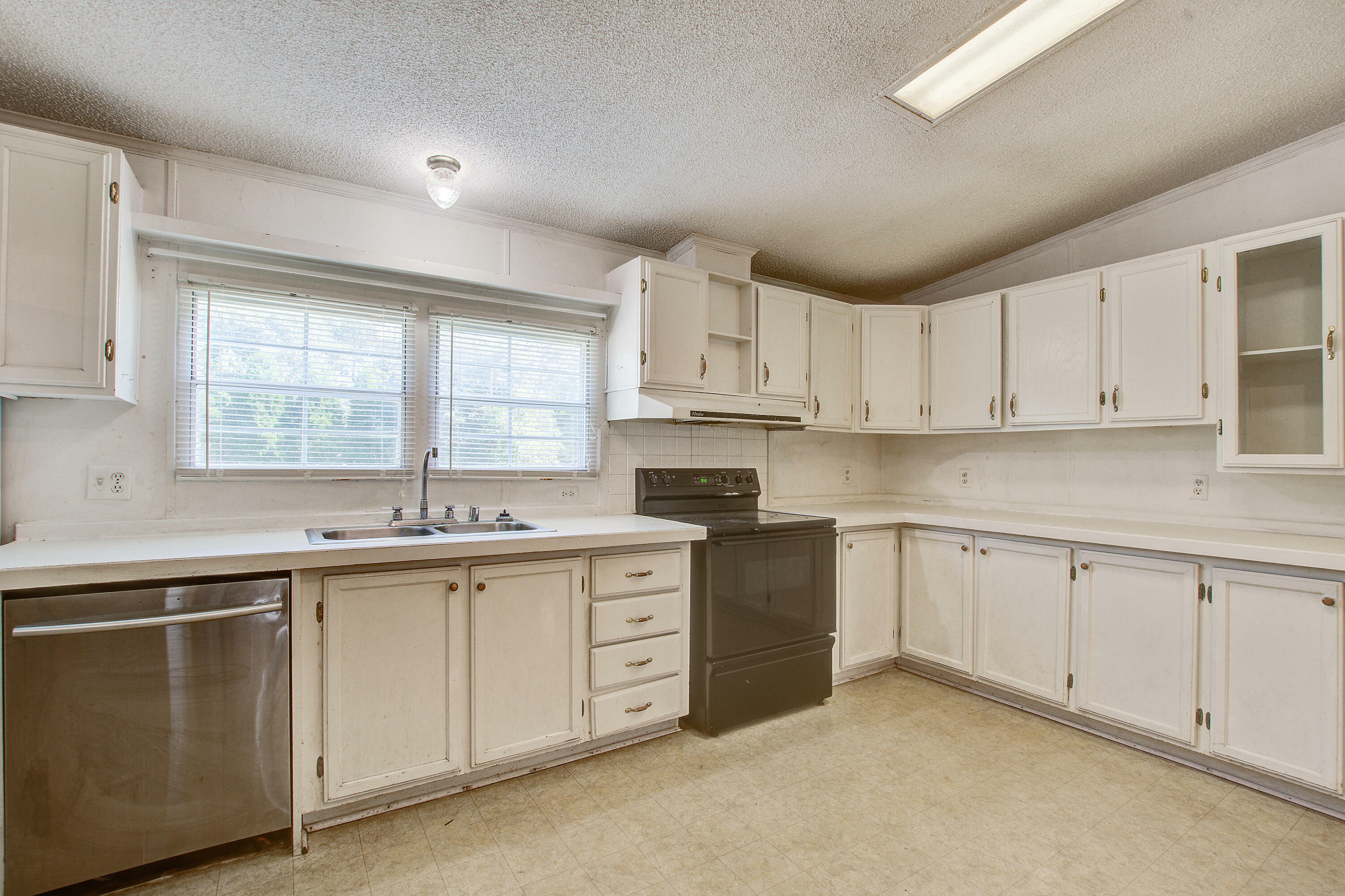 Property Photo: 663 Barn Road SC 29431