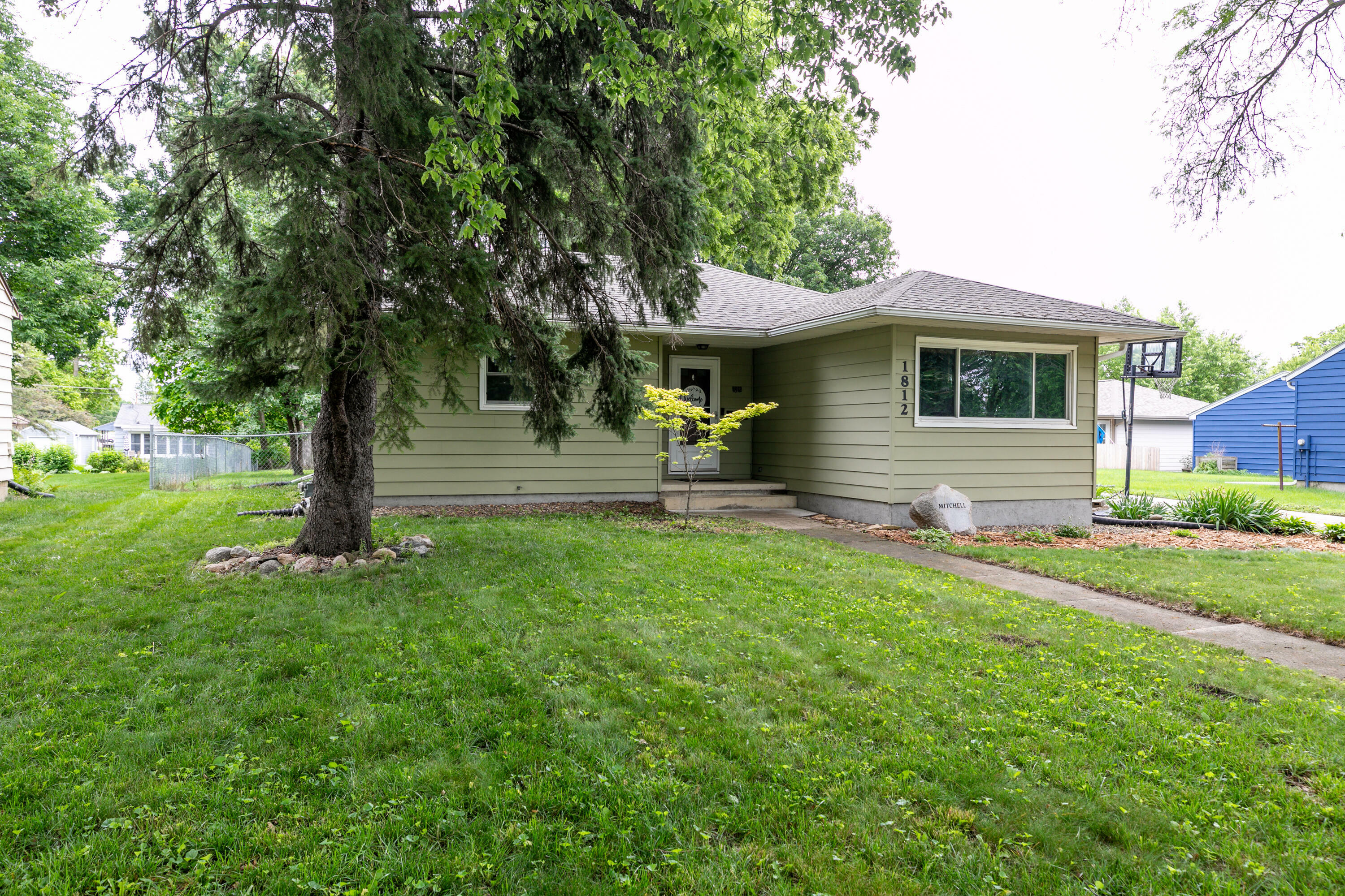 Property Photo: 1812 Clark Avenue IA 50010