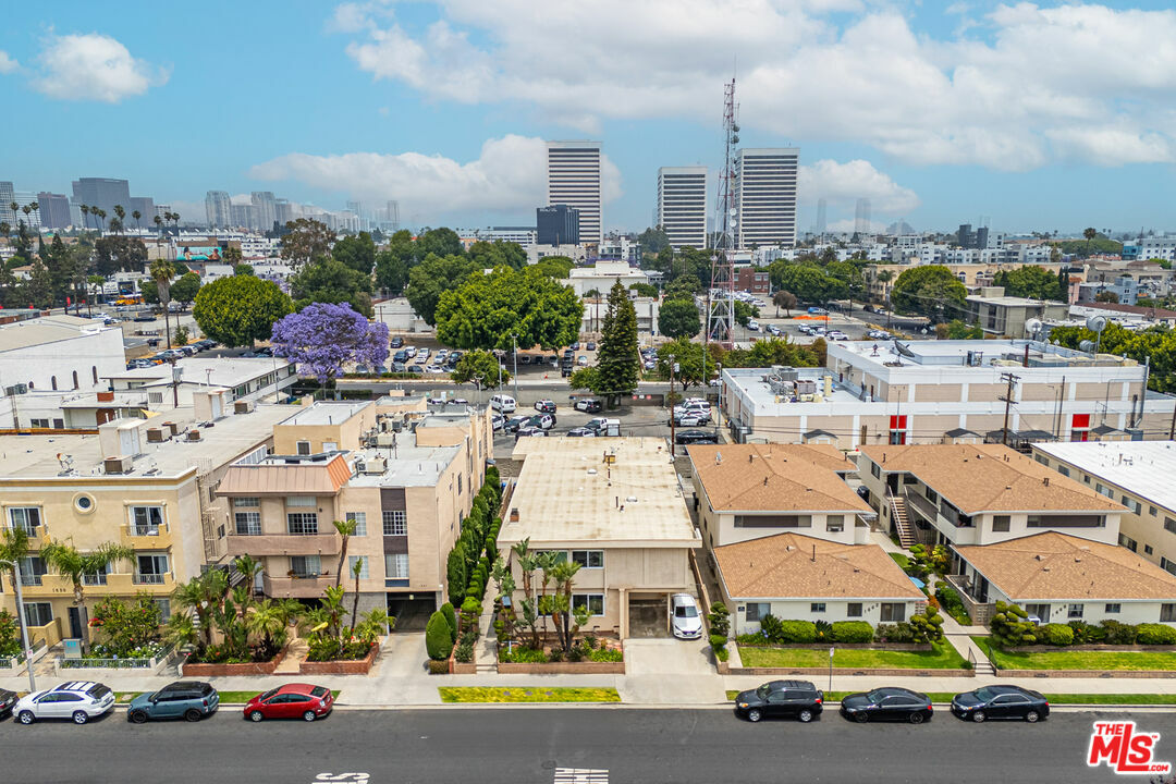 Property Photo: 1658 Colby Ave CA 90025