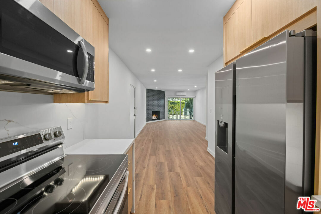 Property Photo: 2447 N Beachwood Dr CA 90068
