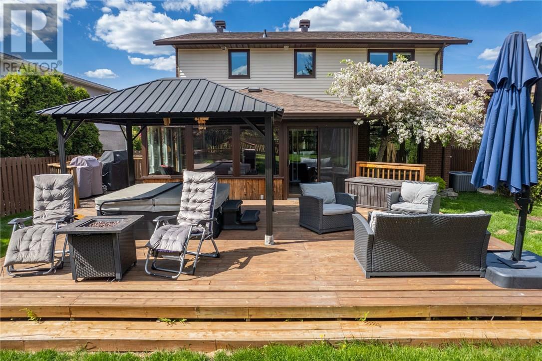 Property Photo:  459 Telstar Avenue  ON P3E 5K9 