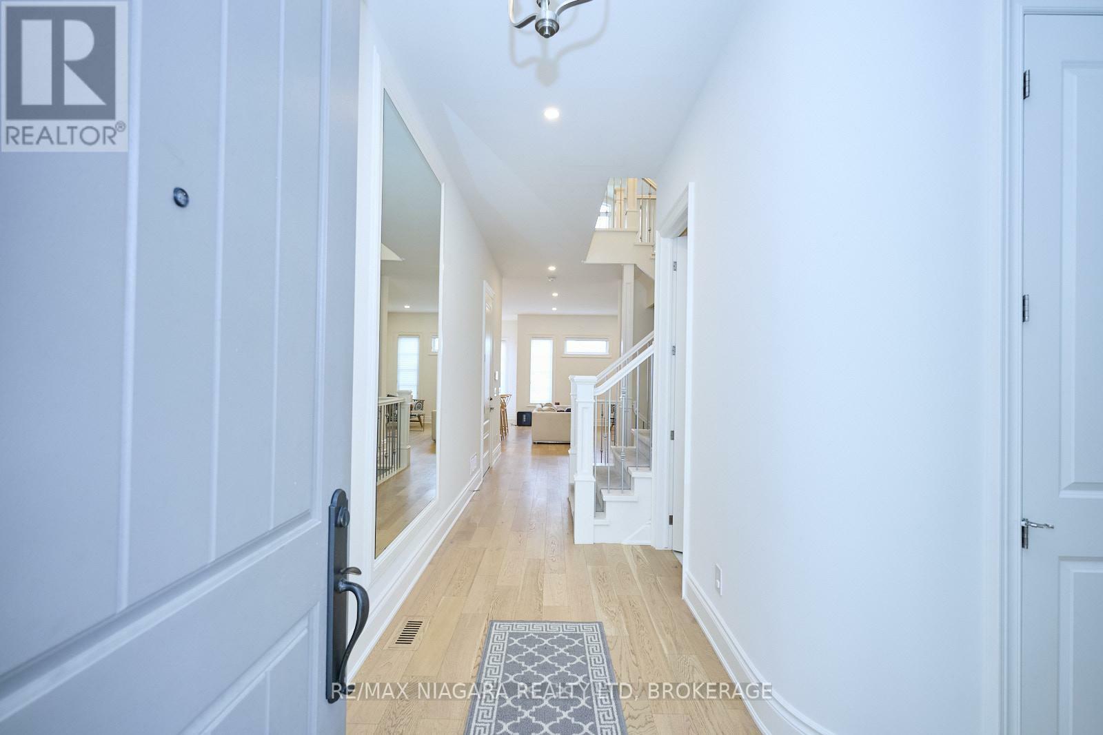 Property Photo: 15 Arbourvale Common ON L2T 4C5
