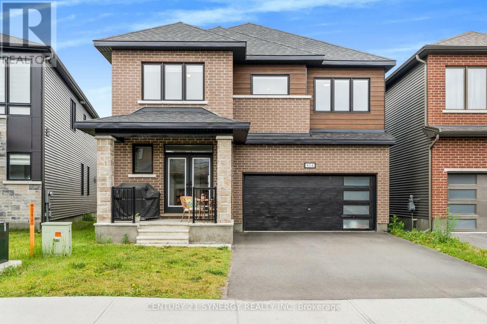 814 Crossgate Street  Ottawa ON K2J 7E3 photo
