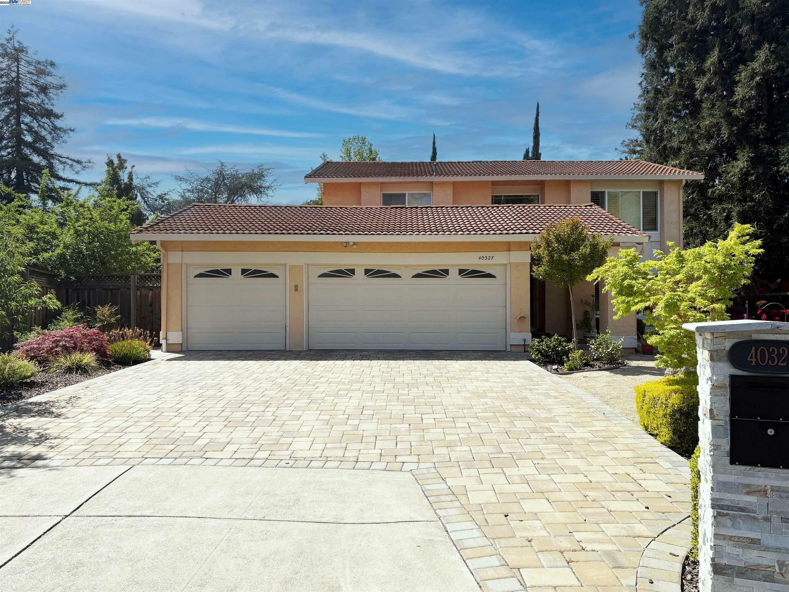 Property Photo: 40327 Imperio Pl CA 94539