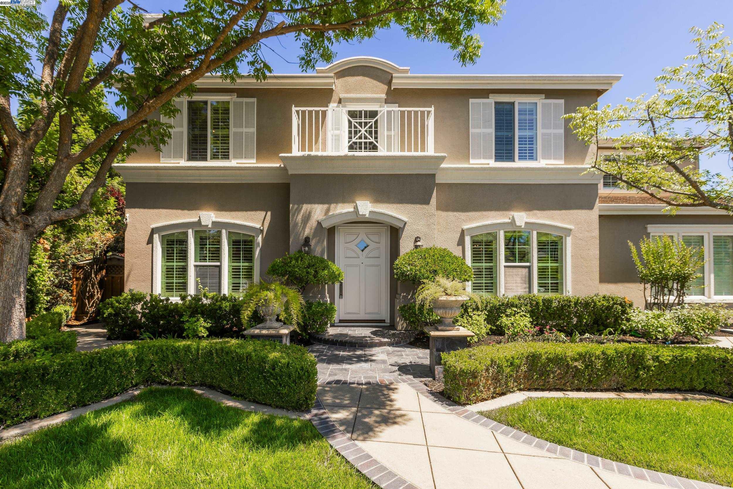 Property Photo: 5633 Selena Ct CA 94566